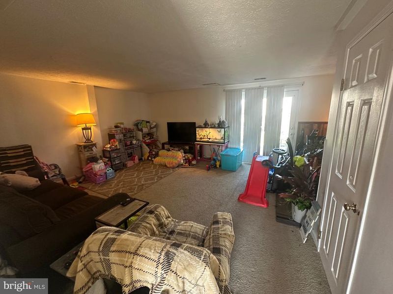 525 Beebe Ct, Frederick, MD 21703