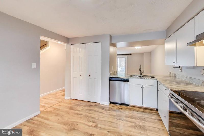 16420 Pennsbury Dr, Bowie, MD 20716