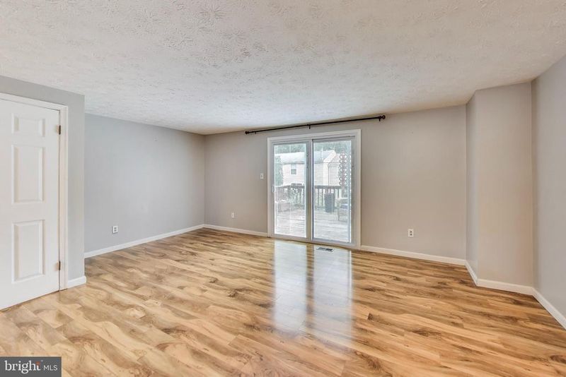16420 Pennsbury Dr, Bowie, MD 20716