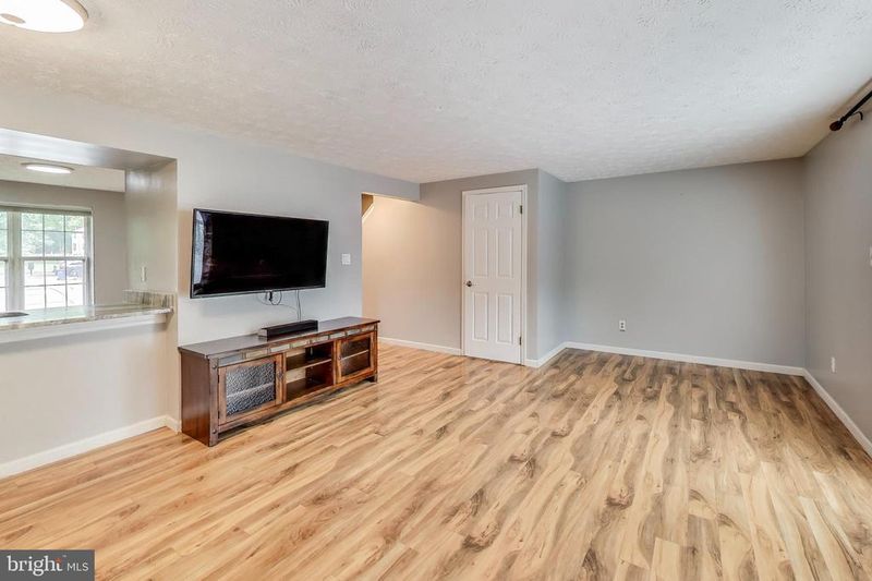 16420 Pennsbury Dr, Bowie, MD 20716