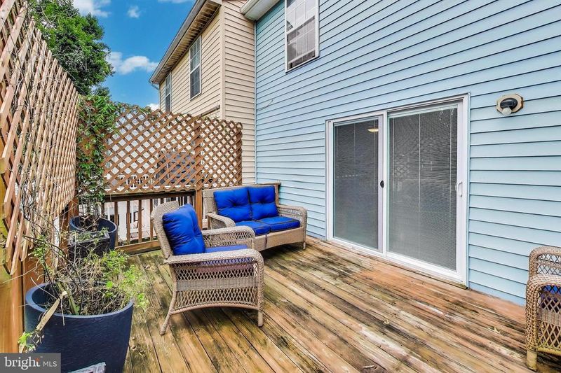 16420 Pennsbury Dr, Bowie, MD 20716