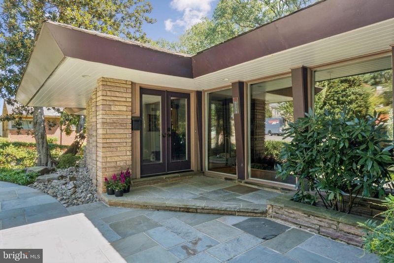 2719 N Nelson St, Arlington, VA 22207