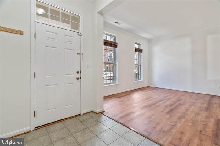 22953 Fanshaw Sq, Brambleton, VA 20148