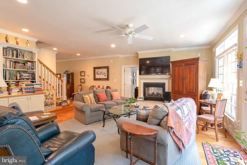 6956 Birch St, Falls Church, VA 22046