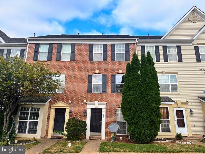 607 Cawley Dr, Frederick, MD 21703