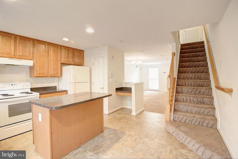 607 Cawley Dr, Frederick, MD 21703