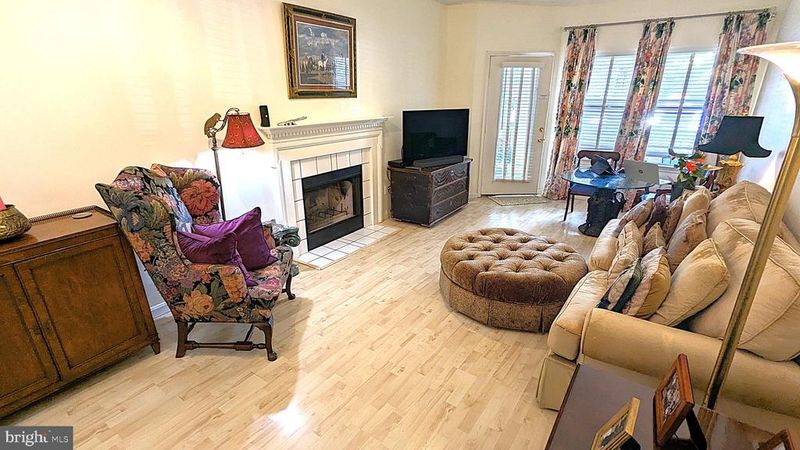 4417 Fairstone Dr #104, Fairfax, VA 22033