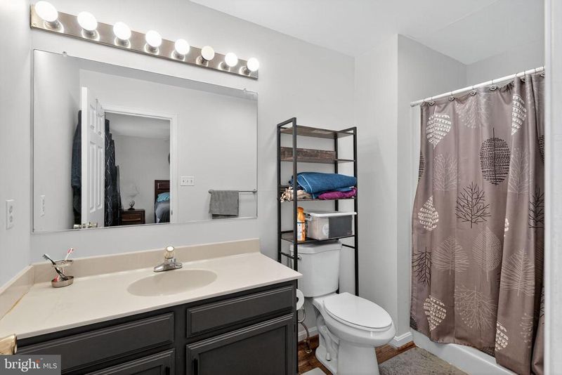 2421 Dunmore Ct, Frederick, MD 21702