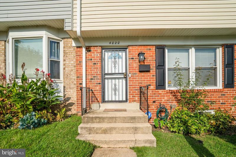 4020 Hanson Oaks Dr, Hyattsville, MD 20784