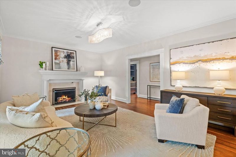 4915 Cumberland Ave, Chevy Chase, MD 20815