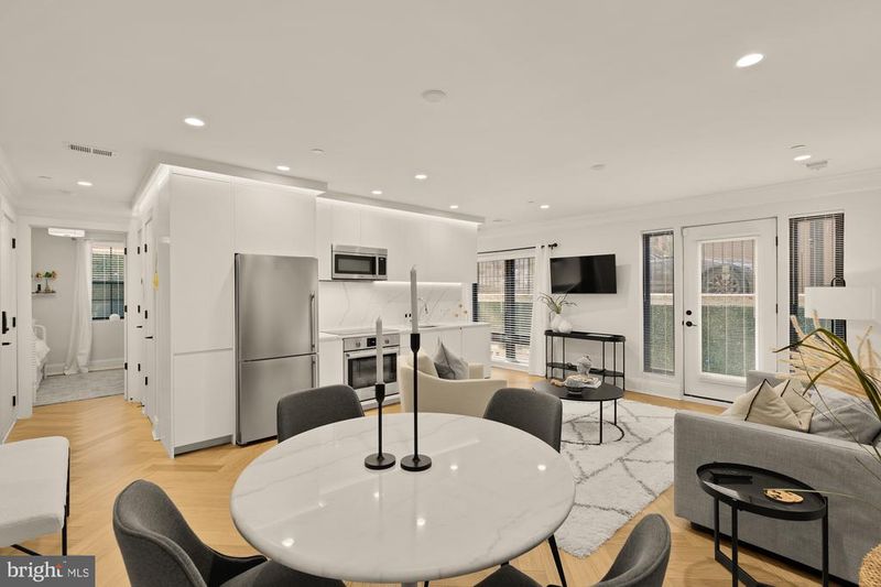 2630 39th St NW #1, Washington, DC 20007