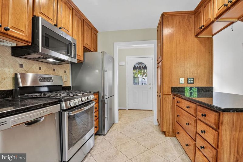 332 Loudoun St SW, Leesburg, VA 20175