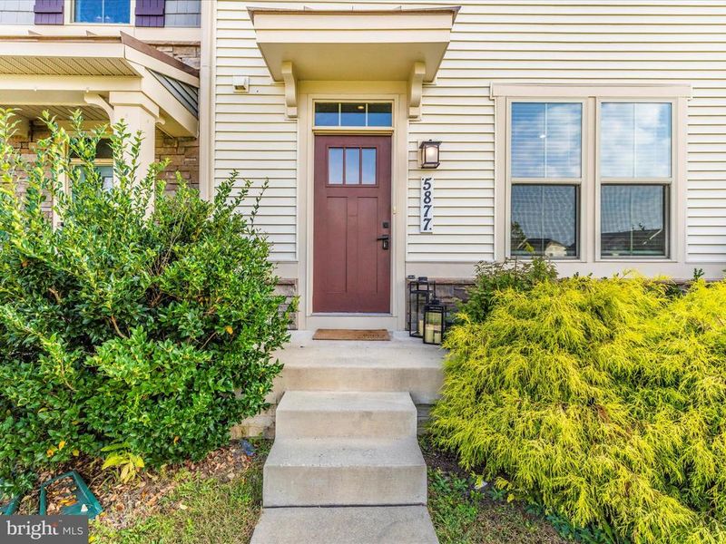 5877 Tomahawk St, New Market, MD 21774