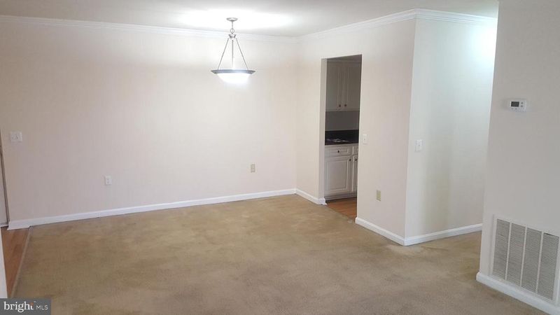 18302 Streamside Dr #302, Gaithersburg, MD 20879