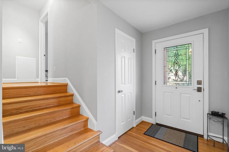 2306 Barbour Rd, Falls Church, VA 22043