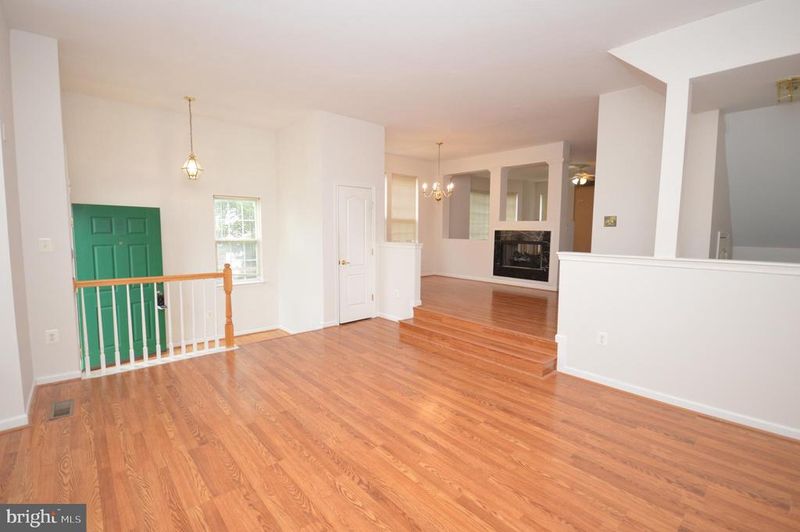6723 Applemint Ln, Alexandria, VA 22310