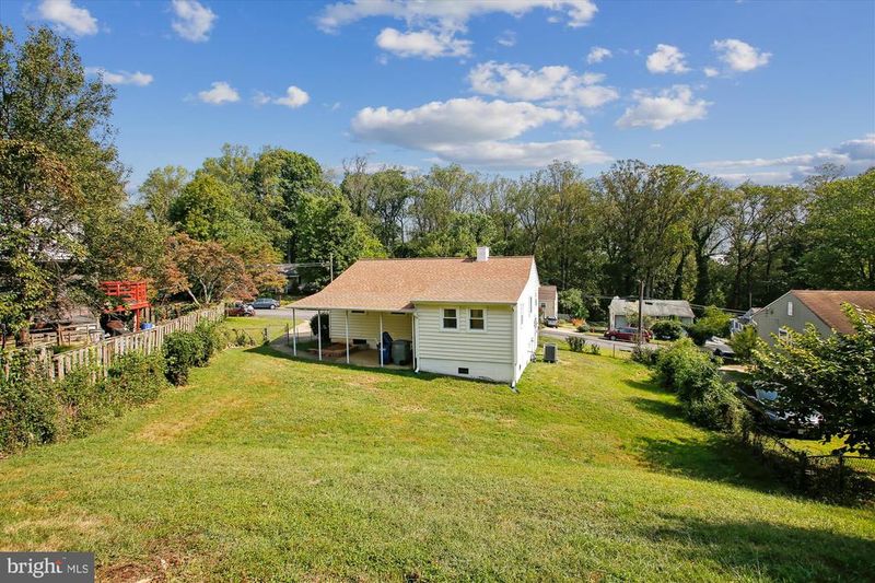3823 Pinewood Ter, Falls Church, VA 22041