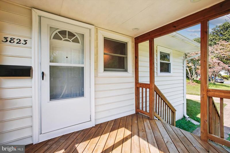 3823 Pinewood Ter, Falls Church, VA 22041