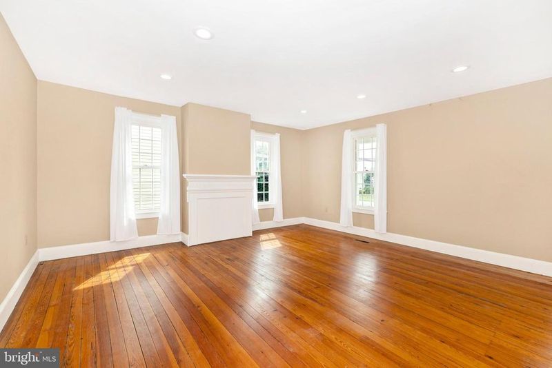 36 Maple Ave, Walkersville, MD 21793
