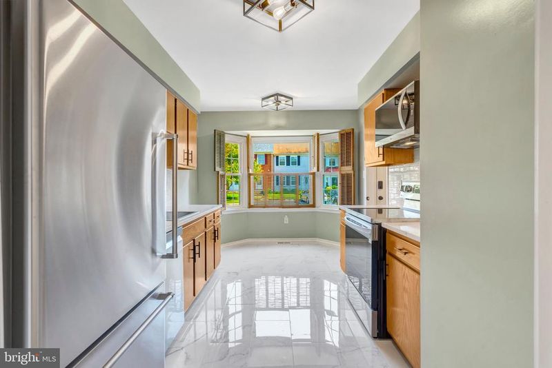 12931 Ridgemist Ln, Fairfax, VA 22033