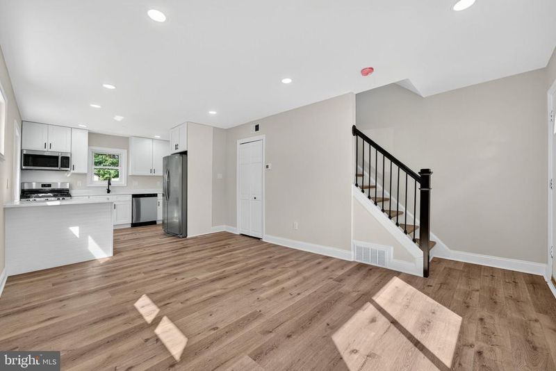 2248 Roanoke Dr, Alexandria, VA 22307