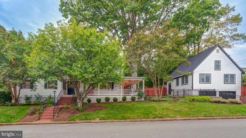 5101 27th St N, Arlington, VA 22207