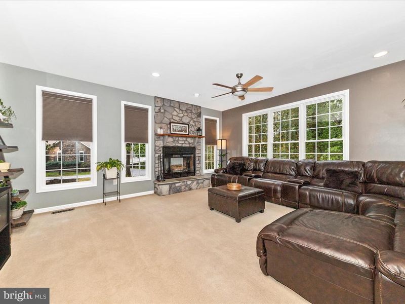 10027 Pine Tree Rd, Woodsboro, MD 21798
