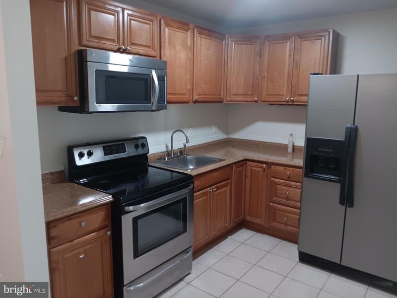 5403 Crossrail Dr, Burke, VA 22015