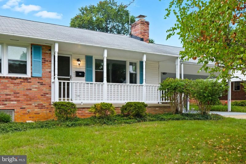 805 Wage Dr SW, Leesburg, VA 20175