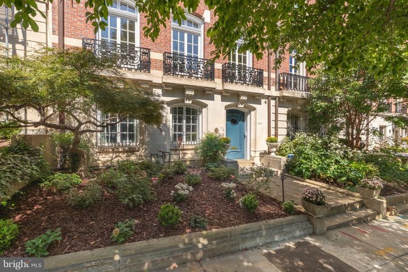2131 Bancroft Pl NW, Washington, DC 20008