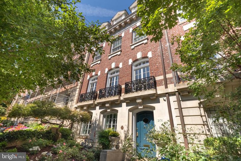 2131 Bancroft Pl NW, Washington, DC 20008