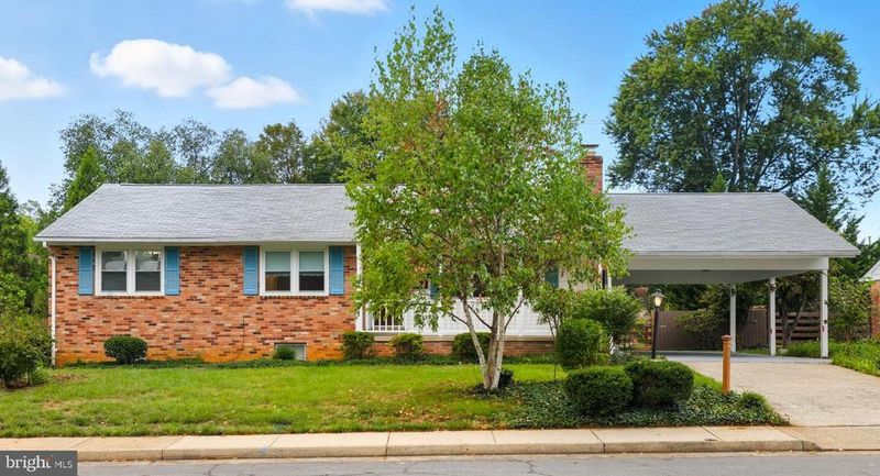 805 Wage Dr SW, Leesburg, VA 20175