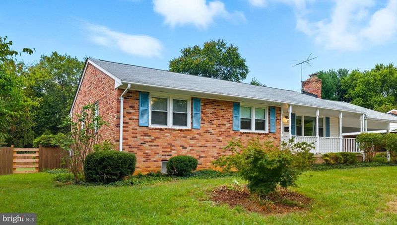 805 Wage Dr SW, Leesburg, VA 20175