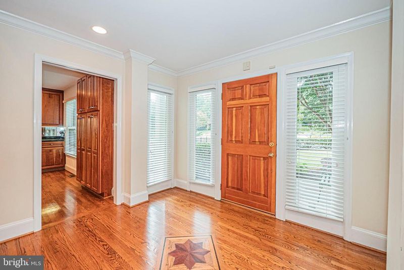3906 Rive Dr, Alexandria, VA 22309