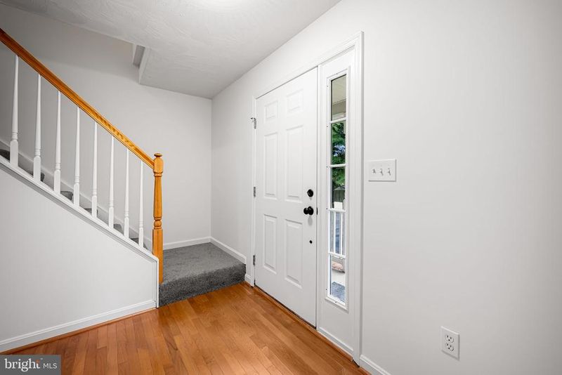 1197 Hillside Rd, Pasadena, MD 21122