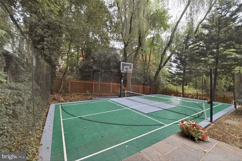 1829 47th Pl NW, Washington, DC 20007