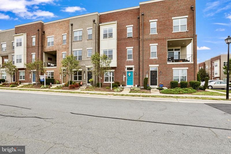 21077 Ashburn Heights Dr, Ashburn, VA 20148
