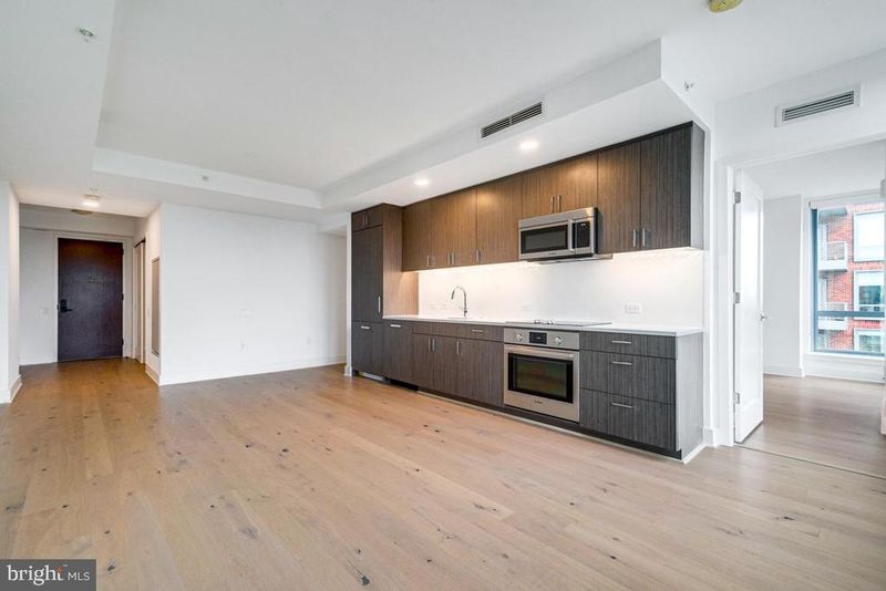 1211 Van St SE #806, Washington, DC 20003