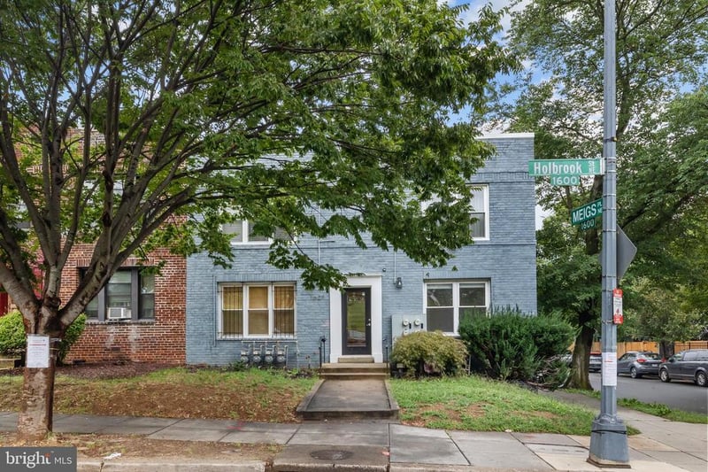 1627 Holbrook St NE #2, Washington, DC 20002