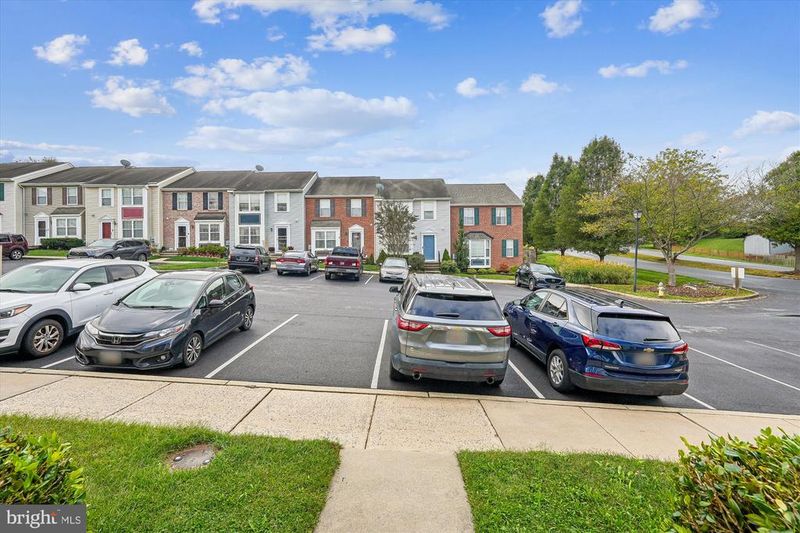 5633 Tessie Ct, New Market, MD 21774