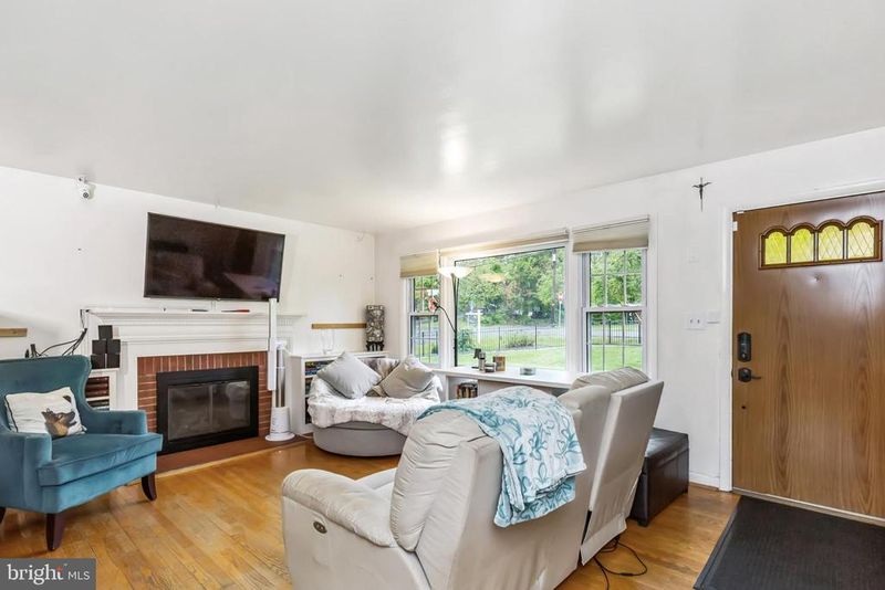10611 Orchard St, Fairfax, VA 22030