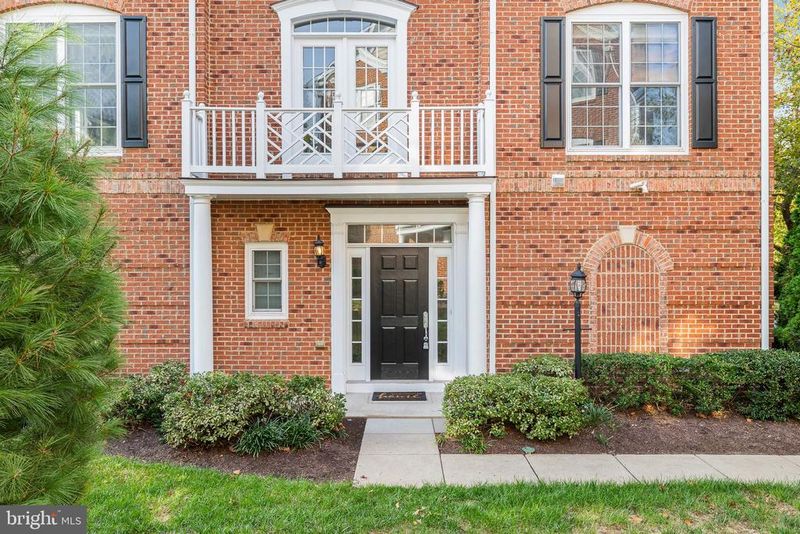 14819 Potomac Branch Dr, Woodbridge, VA 22191