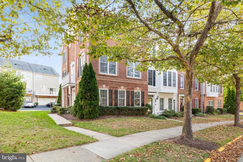 14819 Potomac Branch Dr, Woodbridge, VA 22191