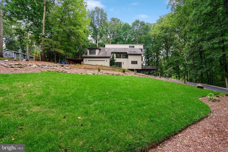 10227 Lawyers Rd, Vienna, VA 22181