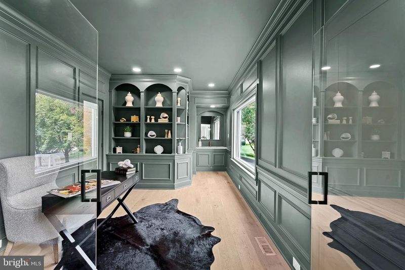 6121 Long Meadow Rd, Mclean, VA 22101