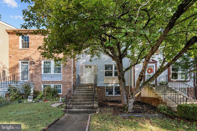 6832 Heatherway Ct, Alexandria, VA 22315