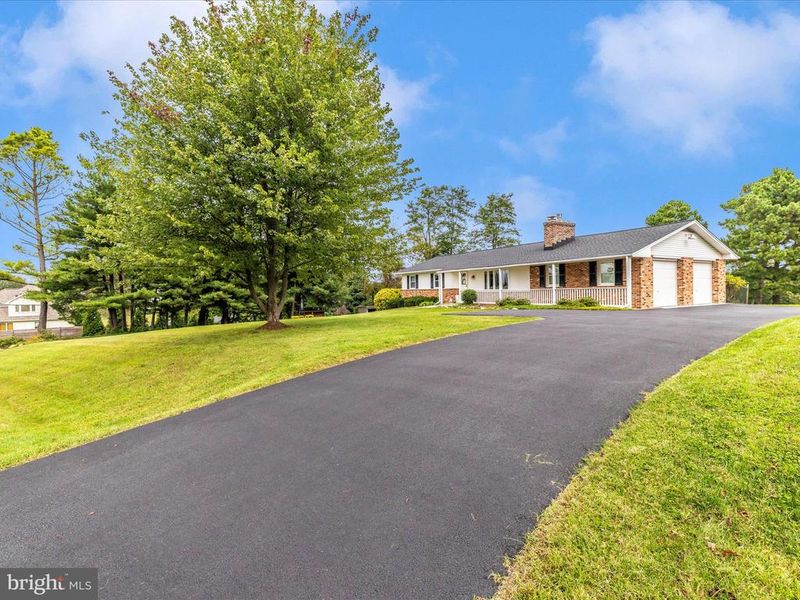 12396 Lee Hill Dr, Monrovia, MD 21770