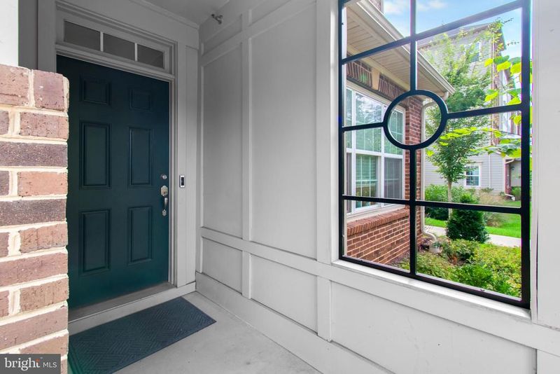 9628 Block St, Lanham, MD 20706