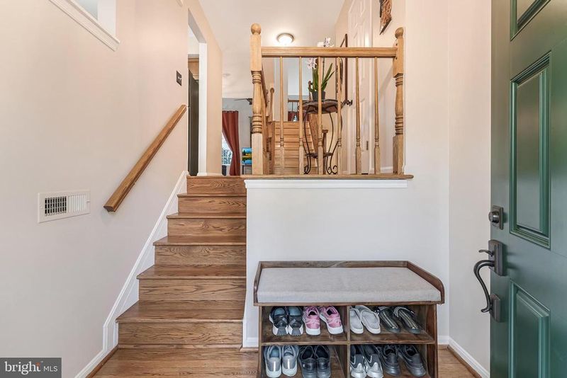 12210 Wye Oak Commons Cir, Burke, VA 22015