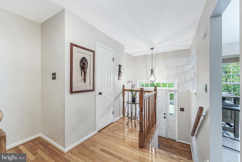 12210 Wye Oak Commons Cir, Burke, VA 22015